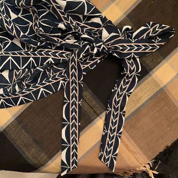 LuLuMari NWT szL cold shoulder blouse long double ruffle sleeves side zip w/ties - Picture 10 of 16